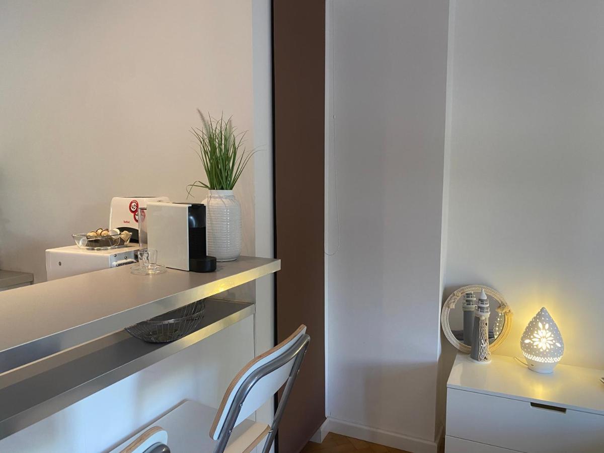 Blue Port Apartment In Ujlipotvaros With Free Parking Budapest Eksteriør billede